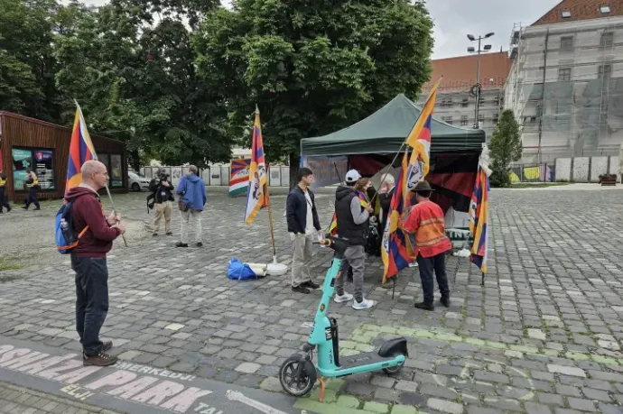 Xi Visit Hungary Protest