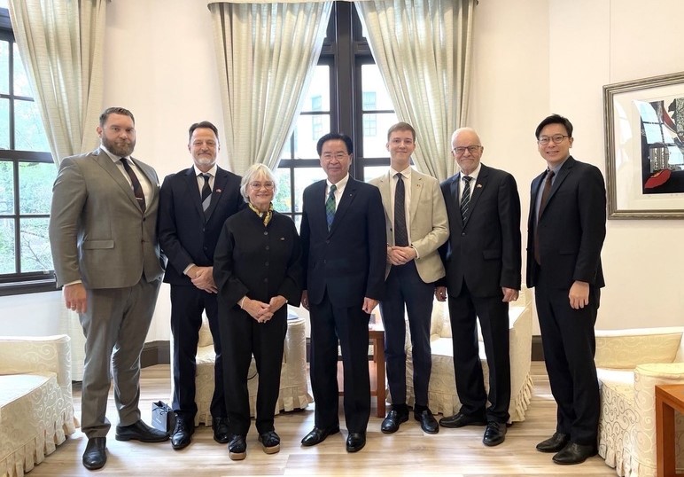 4 Danish MPs defy China