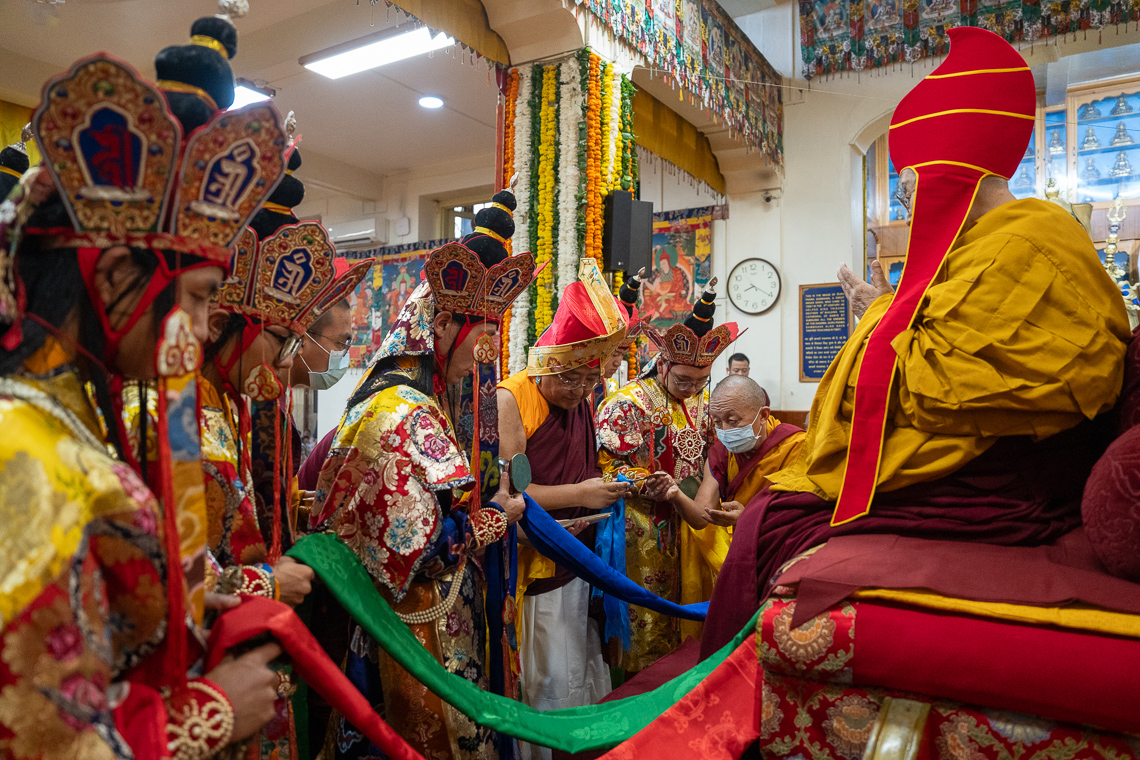 Madkhor Ritual ༸གོང་ས་མཆོག་དགུང་ལོ་ ༡༣༥ ཙམ་སྐུ་བཞུགས་མཛད་རྒྱུའི་ཐུགས་རེ་མཛད་བཞིན་ཡོད ...