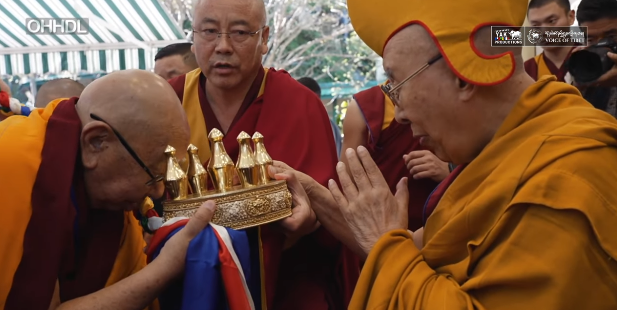 Pokhra Gaden Dhargayling offers ‘Tenshug’ to the Dalai Lama