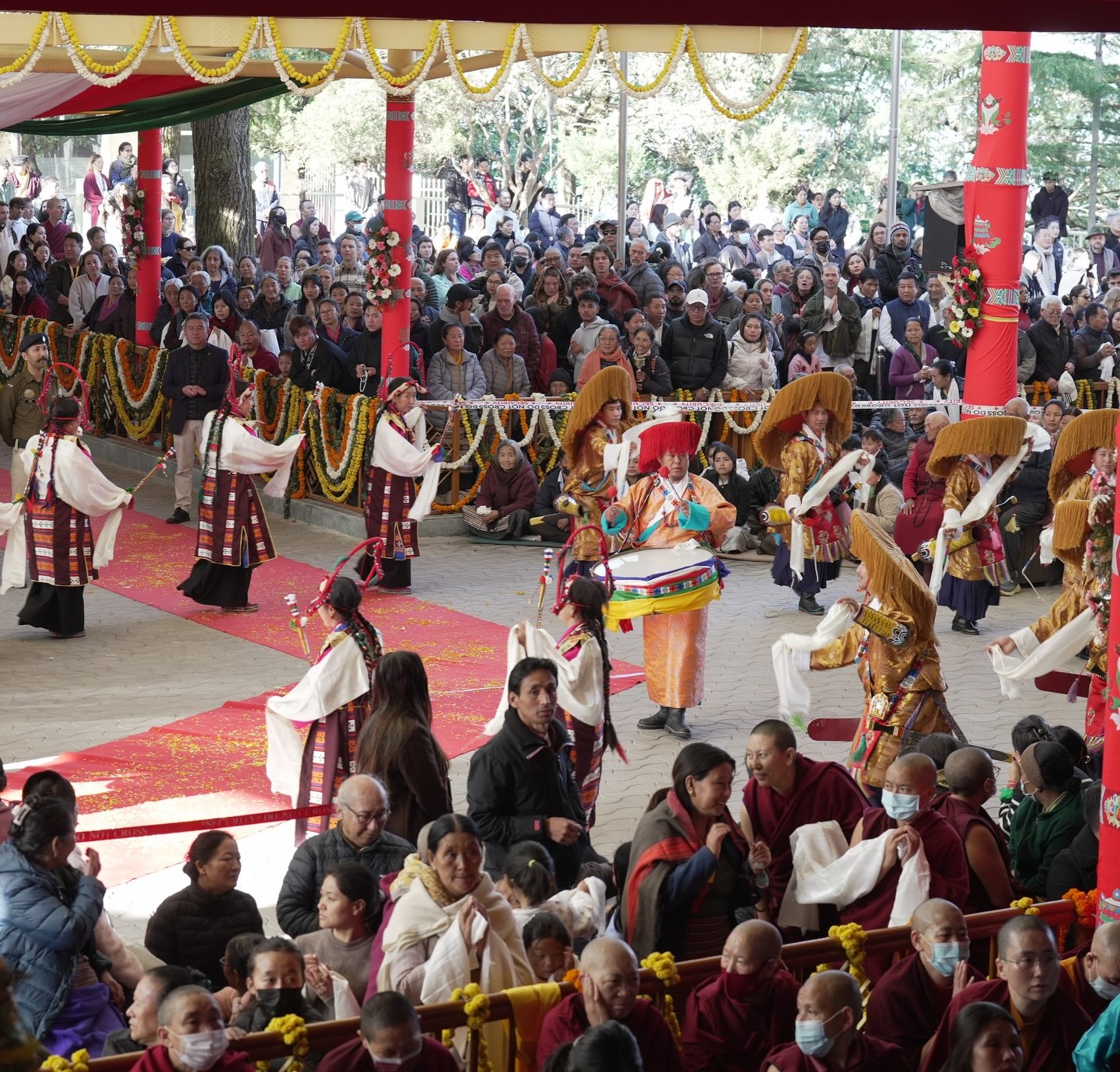 Dalai Lama Attends Long-Life Prayer Offering by U-Tsang Cholkha, Dokham Zachuka Association, and Kyidong Welfare Association