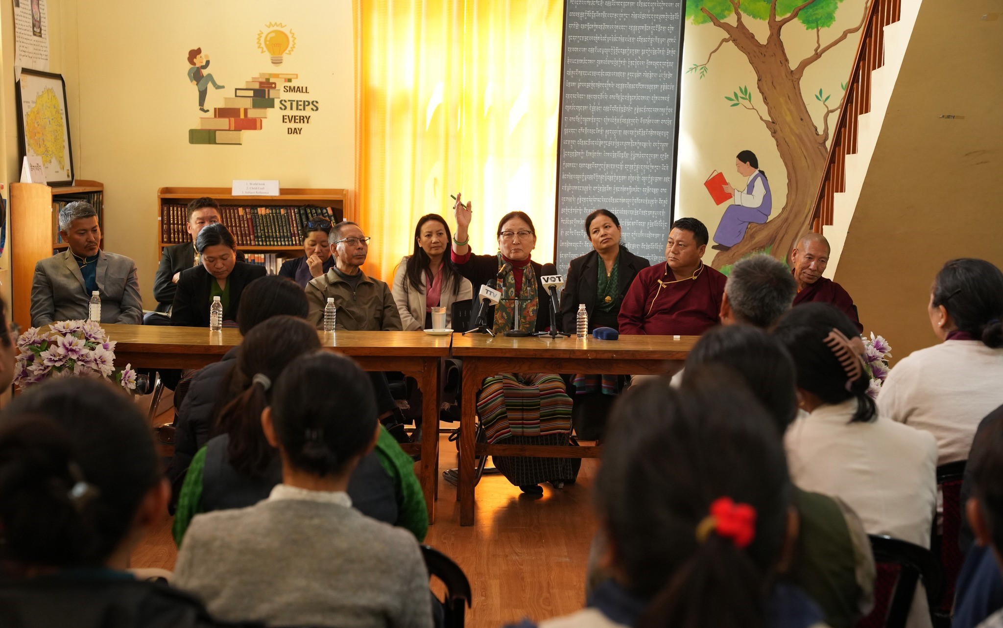 Sherig Kalon inaugurates Tibetan language laboratory at Mewoen Tsuglag Petoen School