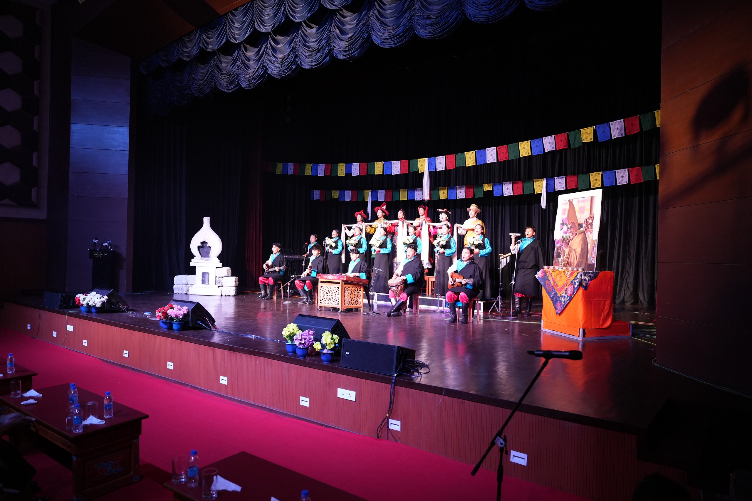 རྒྱ་ནག་གིས་བོད་ལ་བཙན་འཛུལ་བྱས་པ་མ་ཟད་བོད་ཀྱི་རིག་གཞུང་ལ་བསྲེས་ལྷད་གཏོང་ཐབས་བྱེད་བཞིན་པར་ཐུགས་སྣང་དགོས་གལ་ཡིན་པ་གསུངས་སོང་།