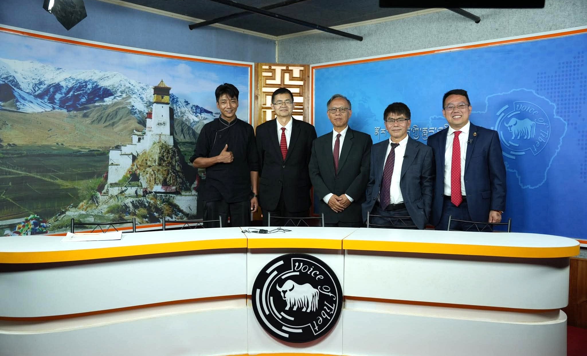 བོད་རྒྱའི་དཀའ་རྙོག་སེལ་བར་རྒྱ་ནག་མང་གཙོ་བཅོས་བསྒྱུར་བྱ་གལ་ཡིན་པ་གསུངས་སོང་།