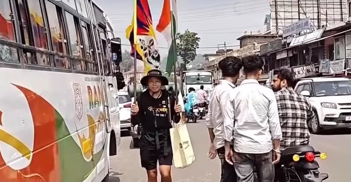 རང་བཙན་གོམ་བགྲོད་ལས་འགུལ་བ་ཚེ་རིང་མཐར་ཕྱིན་ལགས་རྒྱ་གར་གྱི་གྲོང་ཁྱེར་ཨམ་བྷ་ལ་རུ་འབྱོར་འདུག