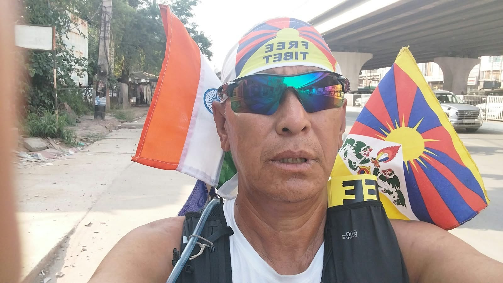 ཧོན་སུར་གནས་སྡོད་བཀྲ་ཤིས་ཐག་ཆོད་ལགས་ཀྱིས་རྒྱལ་ས་ལྡི་ལི་ནས་བཞུགས་སྒར་རྡ་ས་བར་ཞི་བའི་གོམ་བགྲོད་ཀྱི་ལས་འགུལ་དབུ་འཛུགས།